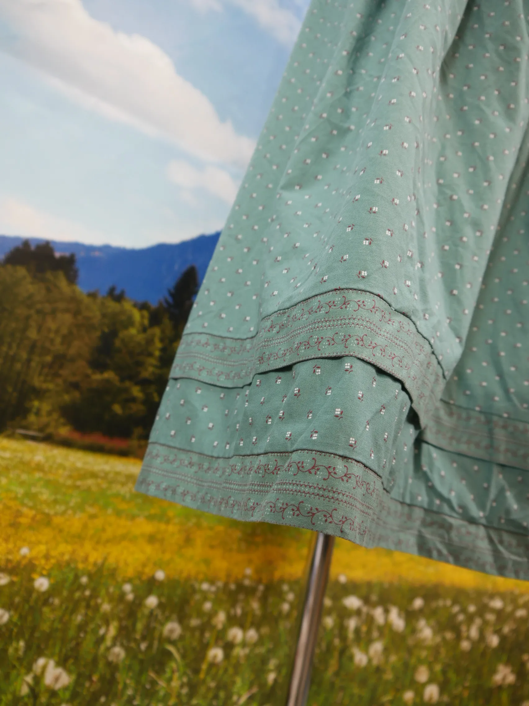 Trachtenrock Original Alphorn grün mit Blümchen und Tasche Trachten Rock Gr.42
